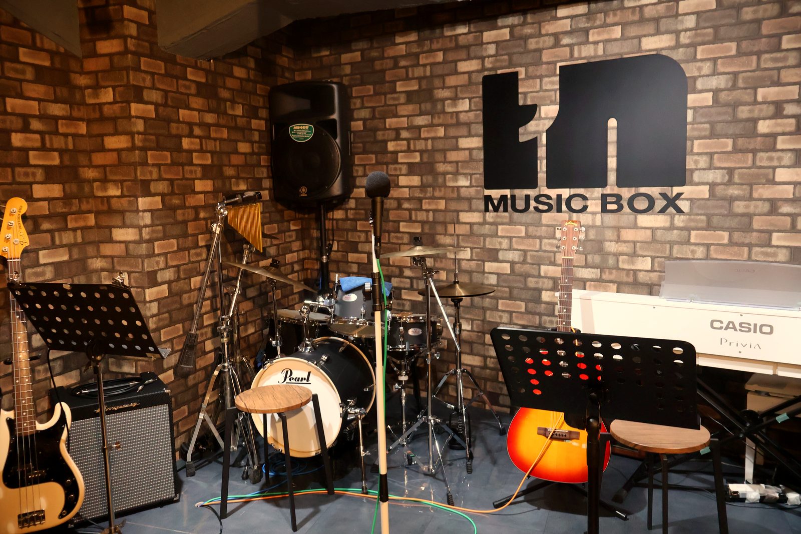 ライブステージ